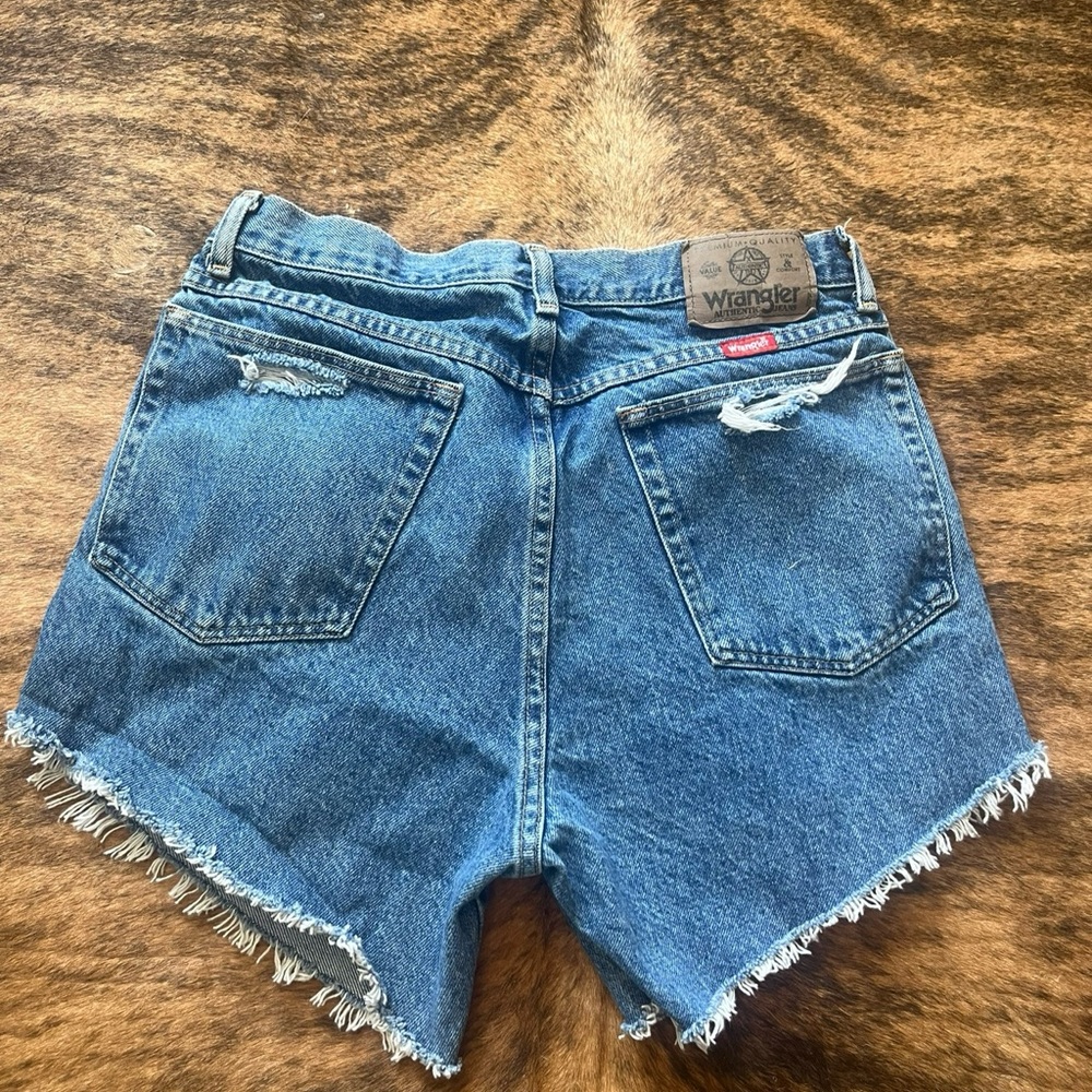 Wrangler cut offs size 28